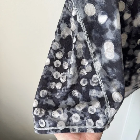 Athleta Chi Dot Tank in Moon Grey Size Small Racerback Activewear Athleisure - Picture 3 of 10